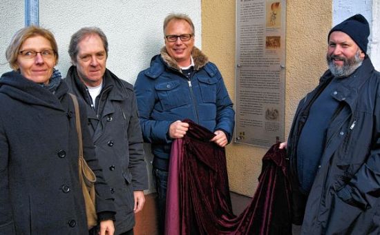 presse enthuellung engel